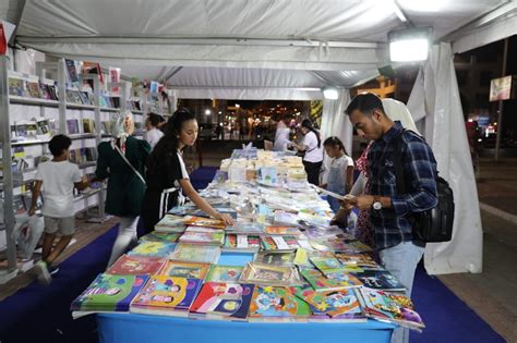  Die Cairo International Book Fair: Ein literarisches Fest mit einem Hauch von politischer Spannung